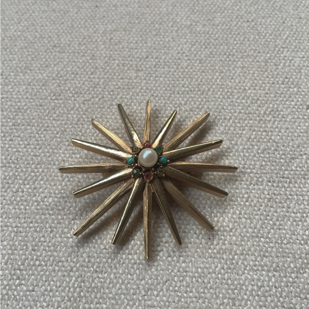 Vintage Capri Signed Gold Starburst Brooch Pearl Center Gemstone